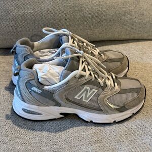 New Balance 530 Sneaker 8.5 Women’s/ 7 Men’s